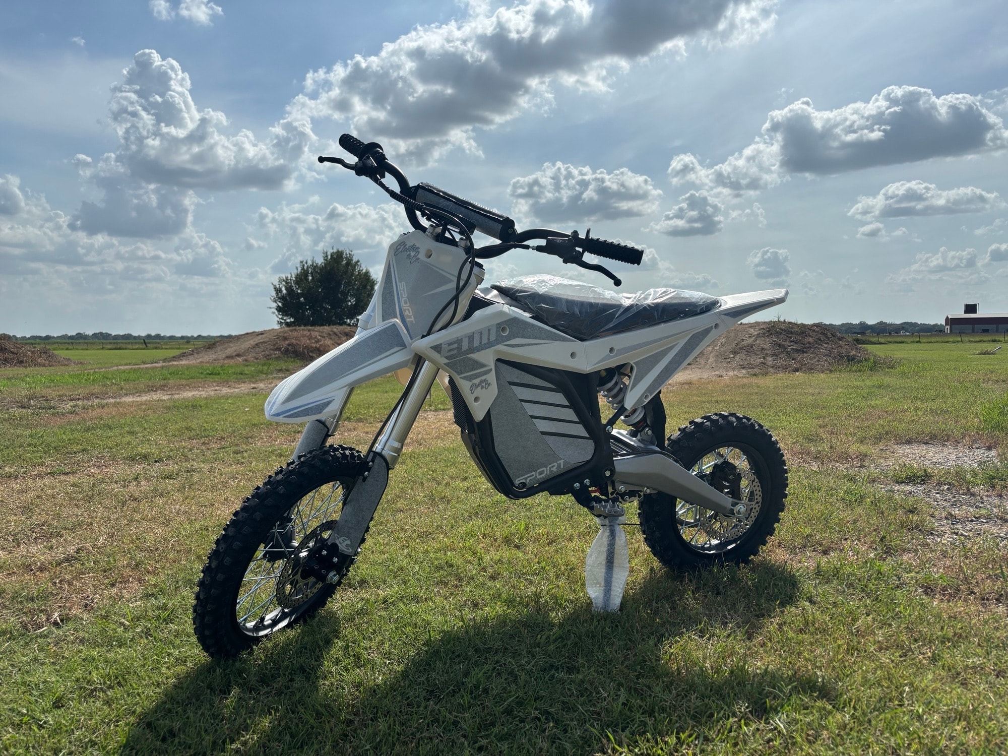 Electro and Company electric dirt bike side view